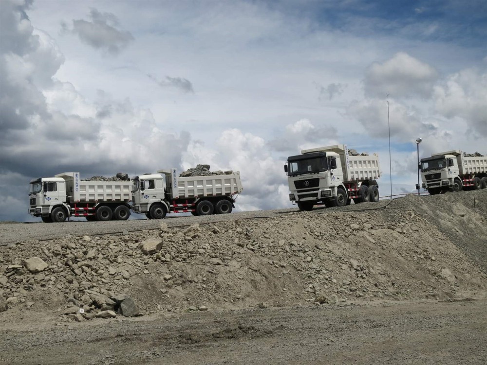 Dangerous work of heavy trucks