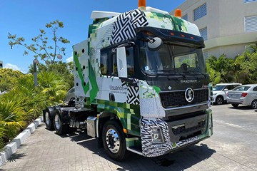 SHACMAN Unveils X5000 6*4 CNG Tractor At Mexico's Leading Logistics Conference